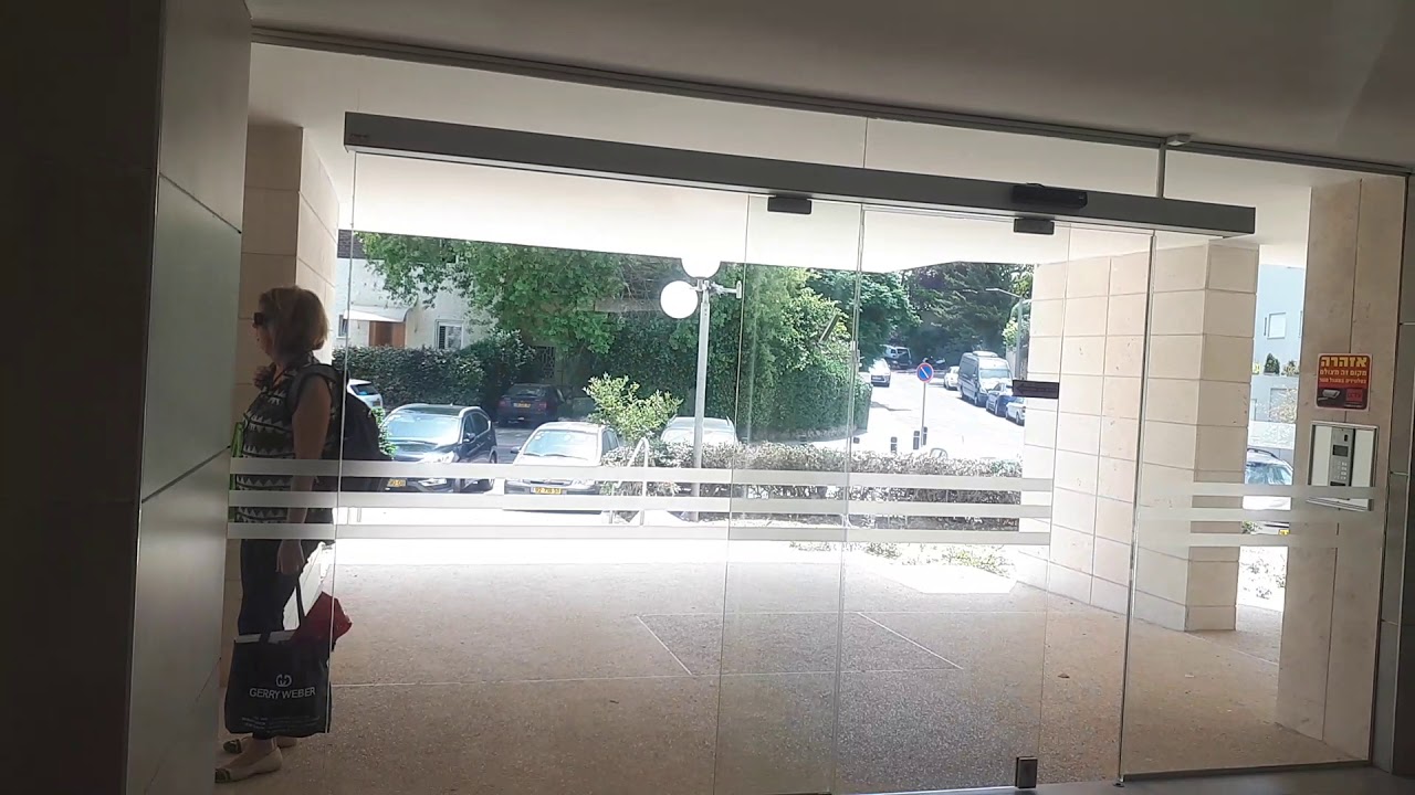 שיפוץ לובי דב גרונר 17